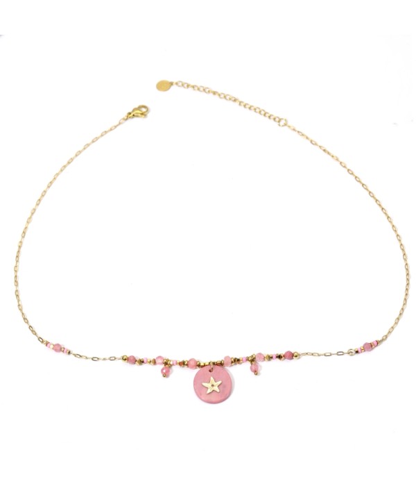 Collares dorados con colgantes círculos de diferentes colores