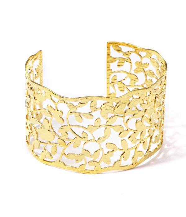 Brazalete ancho dorado de padrón de ramas