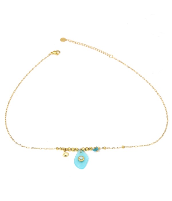 Collares dorados con colgantes rombos de diferentes colores