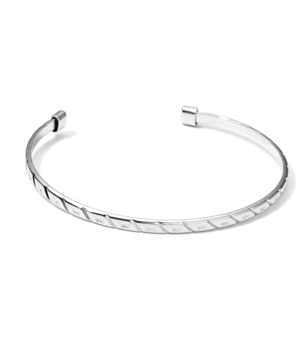Pulsera rígida plateada abierta patronada