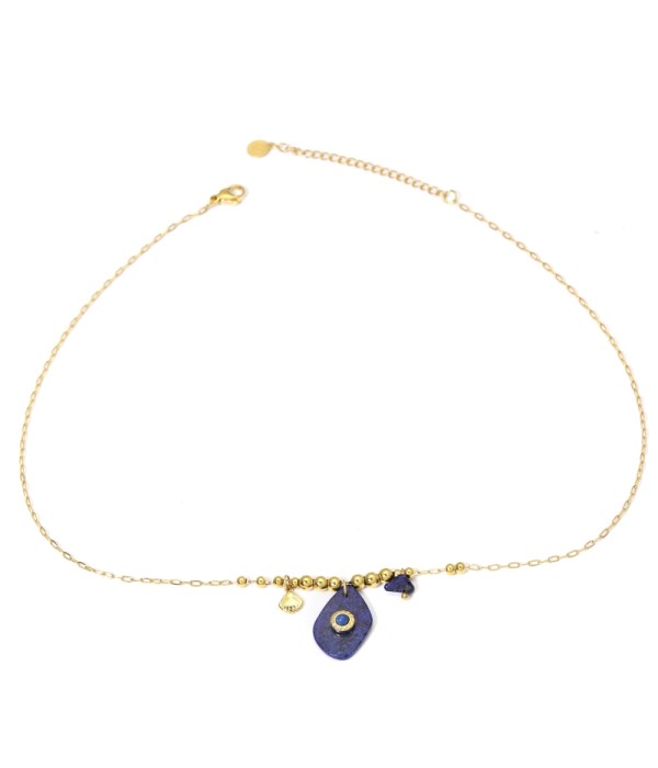 Collares dorados con colgantes rombos de diferentes colores