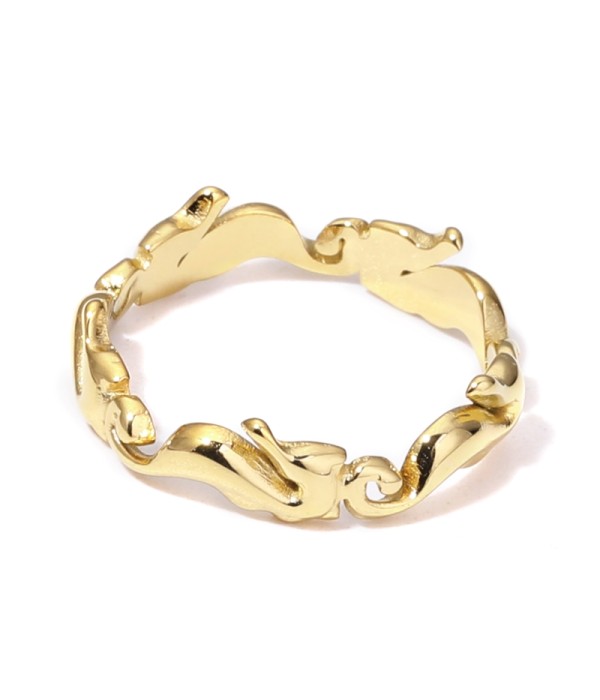 Anillo dorado de aros de caballitos de mar