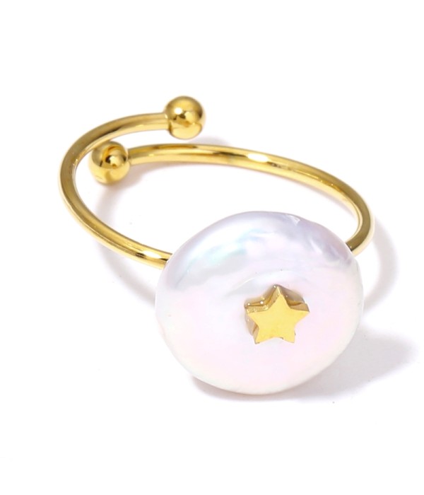 Anillo dorado con perla natural
