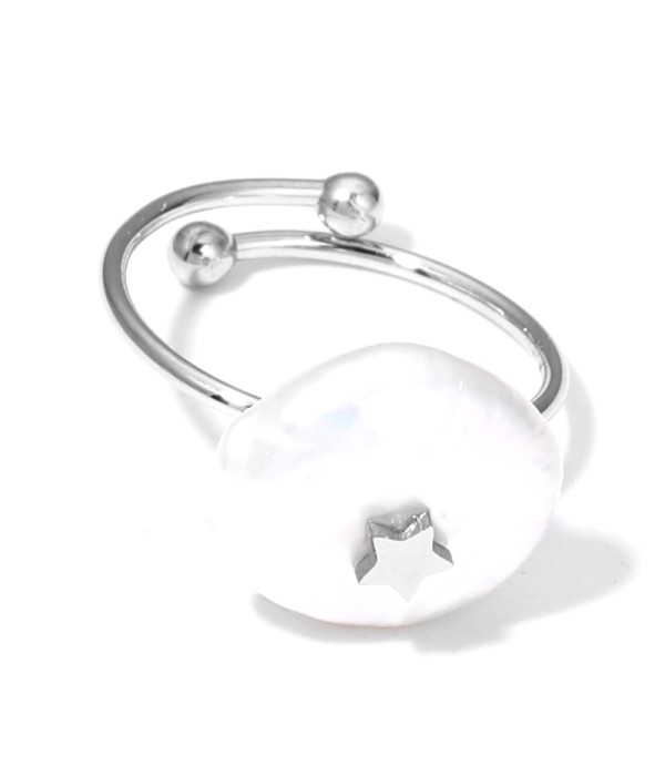 Anillo plateado con perla natural