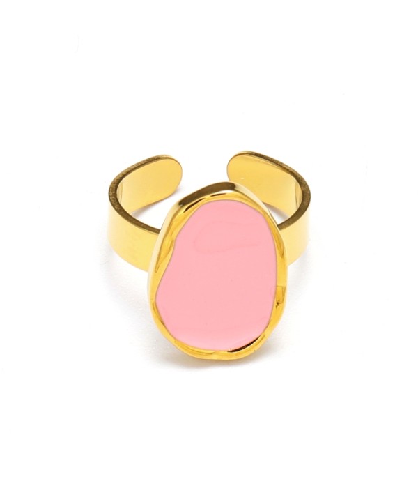 Anillos dorados con pieza de colores en centro