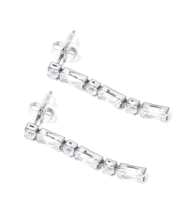 Pendientes plateados de piedras combinadas