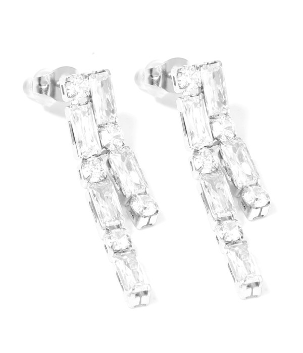 Pendientes plateados de piedras combinadas