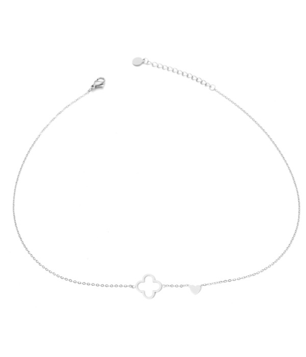 Collar plateado con flor