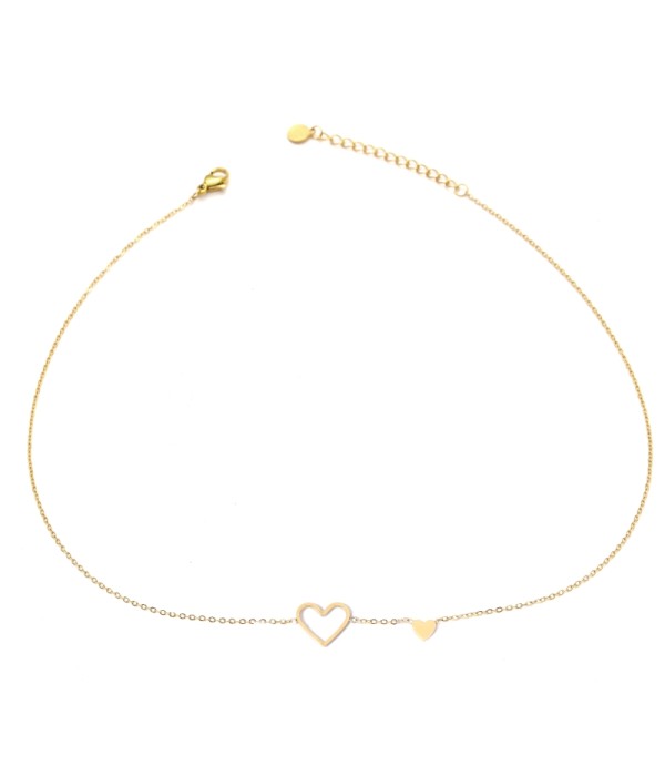Collar dorada con corazón