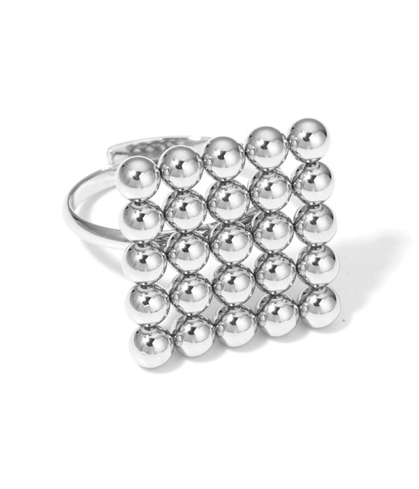 Anillo plateado abierto de cuadrado formando por esferas