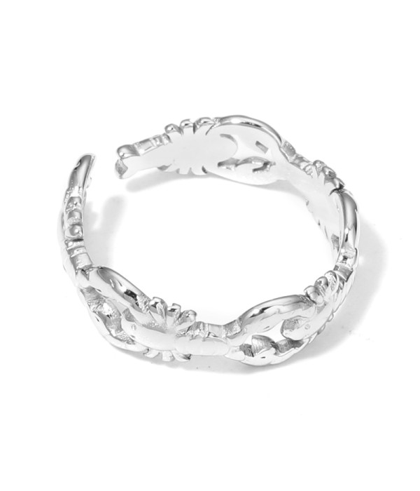 Anillo plateado de aros de langosta