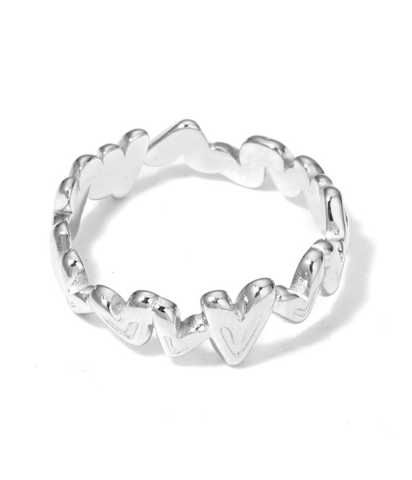 Anillo plateado de aros de corazones
