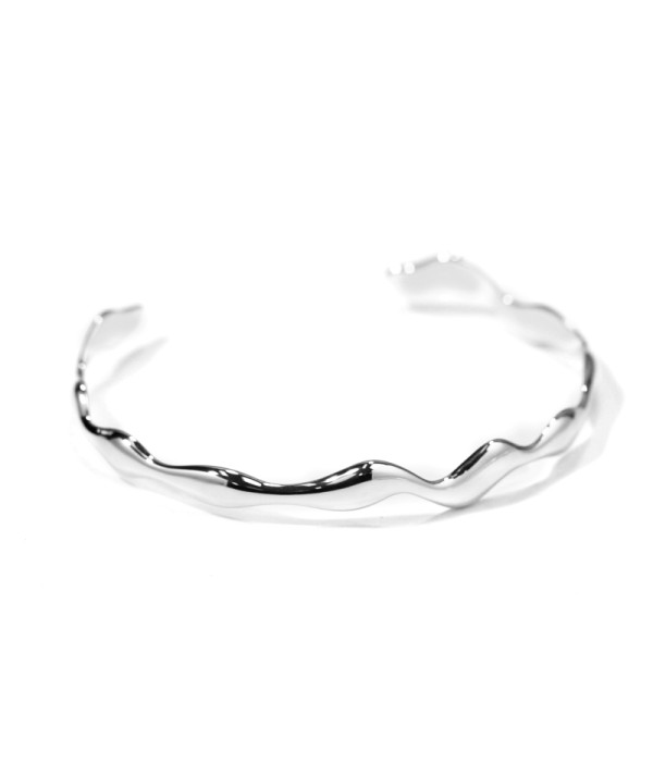 Pulsera rígida abierta plateada ondulada