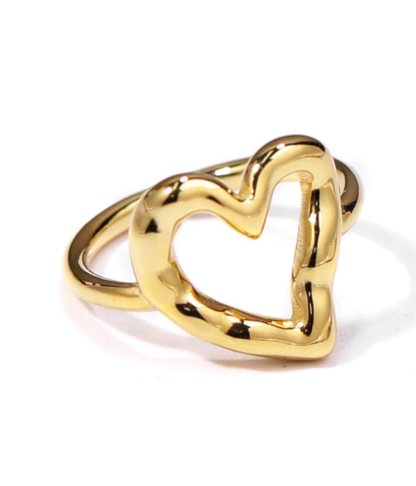Anillo dorado con corazón
