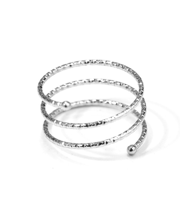 Anillo plateado en espiral texturizado geométrico