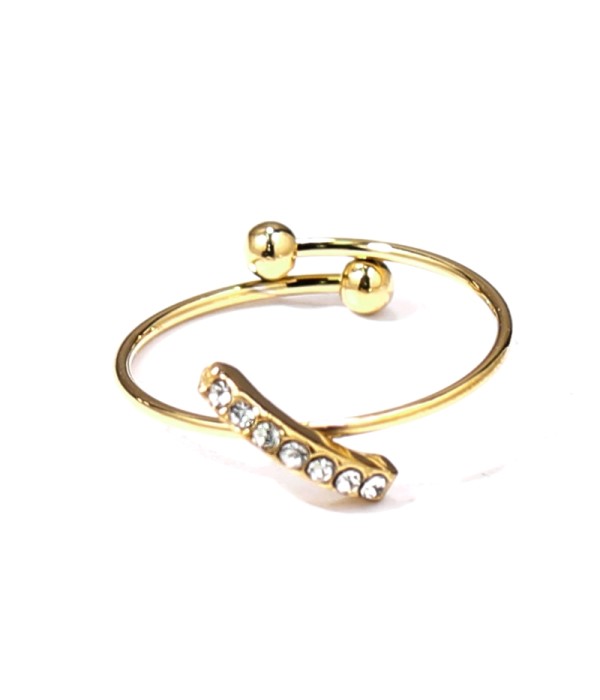 Anillo dorado con circonitas