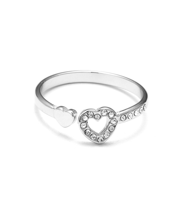 Anillo plateado con corazón en pavé de diamantes