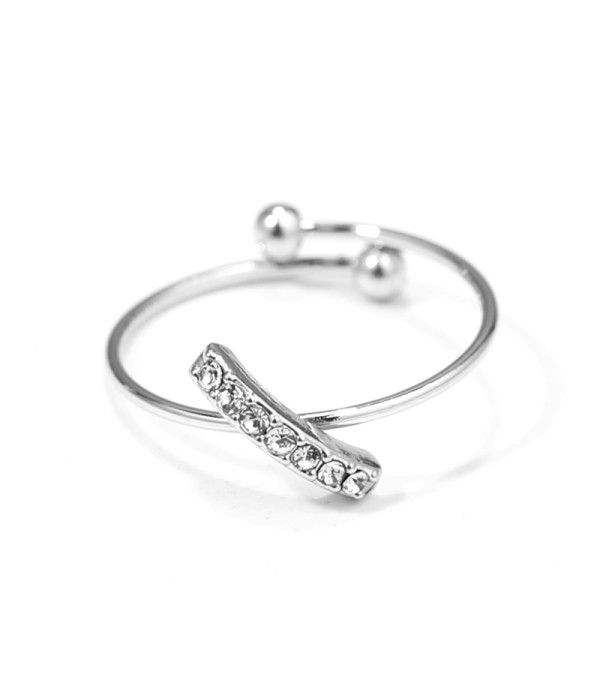 Anillo plateado con circonitas