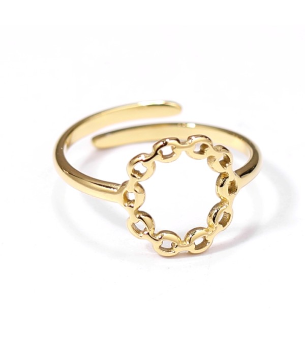 Anillo dorado con cadena en círculo