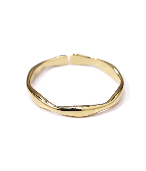 Anillo dorado liso ondulado