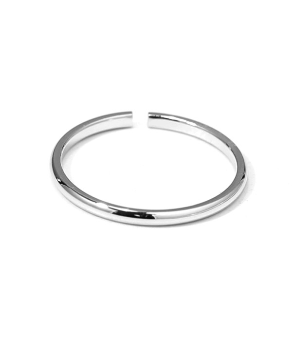 Anillo plateado liso fino