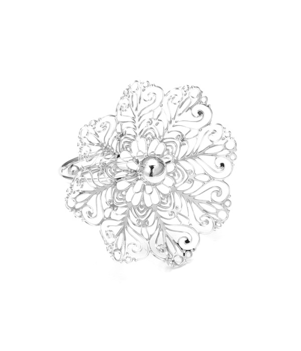 Anillo plateado con flor hueco