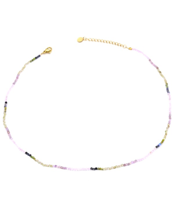 Collar con cuentas de colores