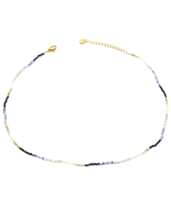 Collar con cuentas de colores