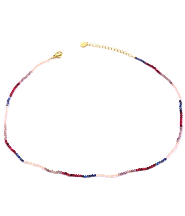 Collar con cuentas de colores