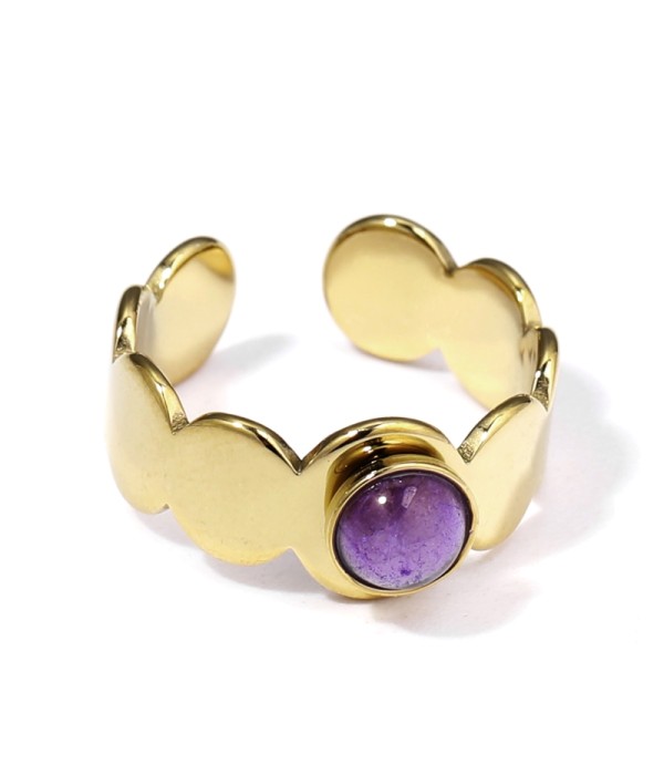 Anillo dorado con piedra