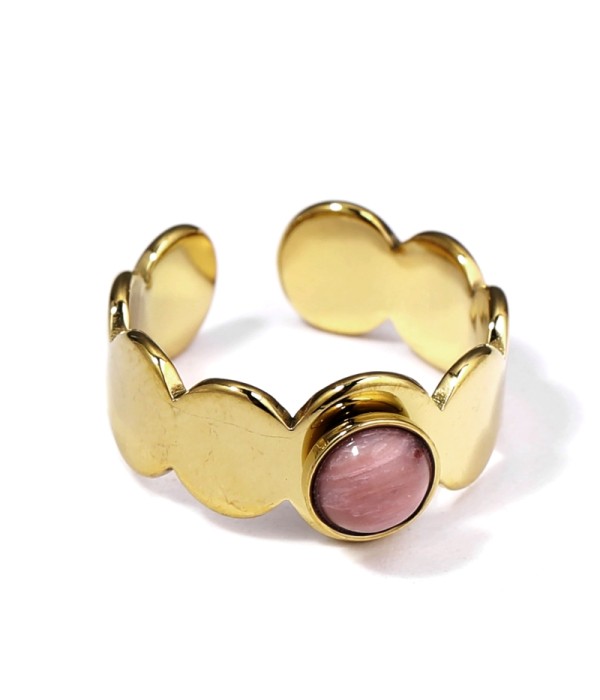 Anillo dorado con piedra