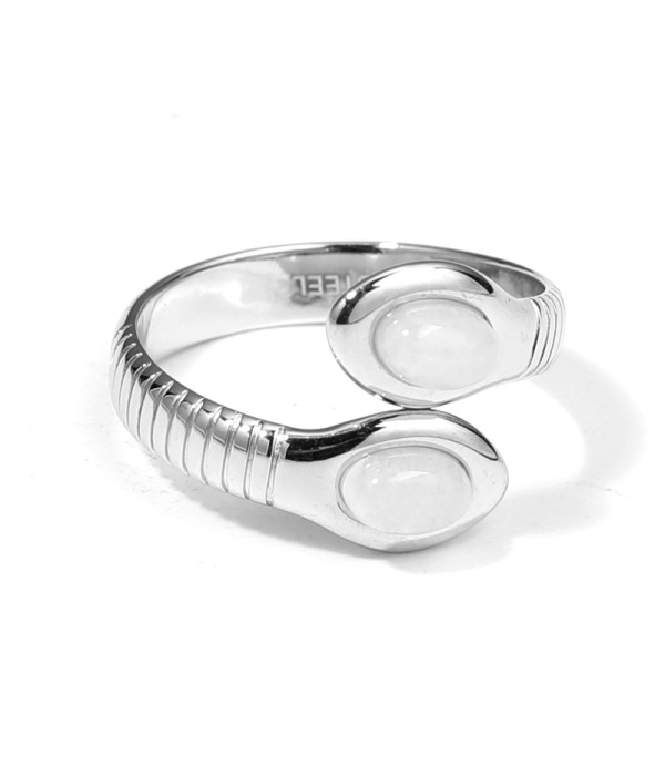 Anillo plateado con serpiente de dos cabezas con piedra