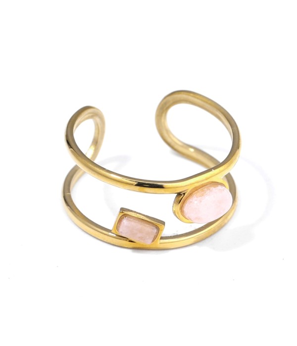 Anillo dorado con piedras