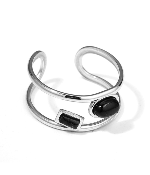 Anillo plateado con piedras