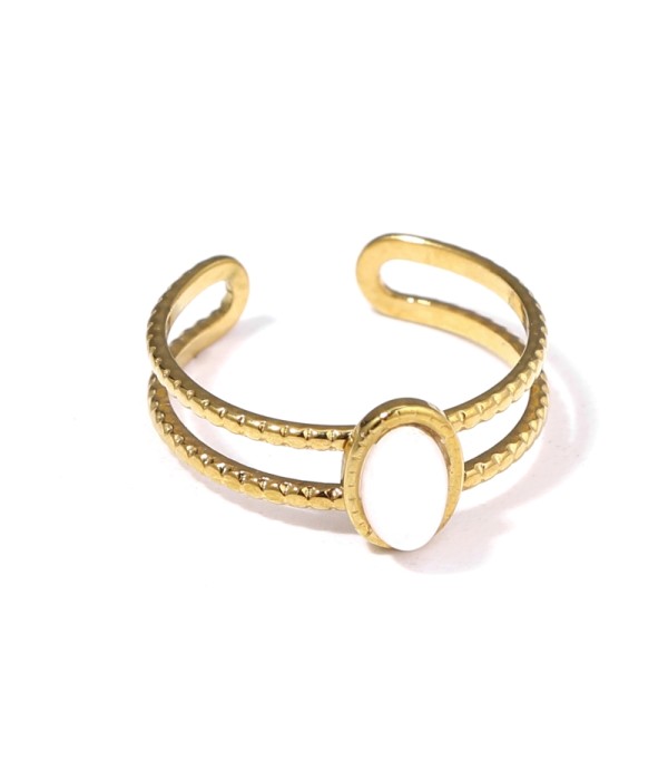 Anillo dorado con piedra