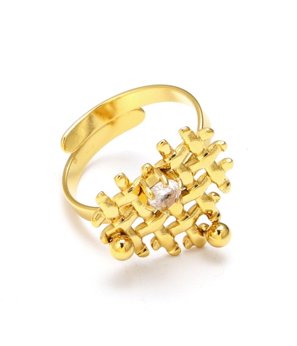 Anillos con diseño entrecruzado