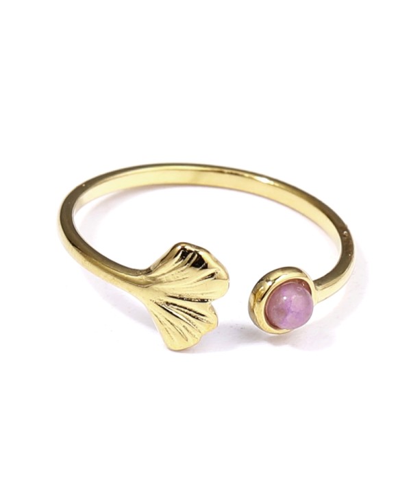 Anillo dorado con piedra