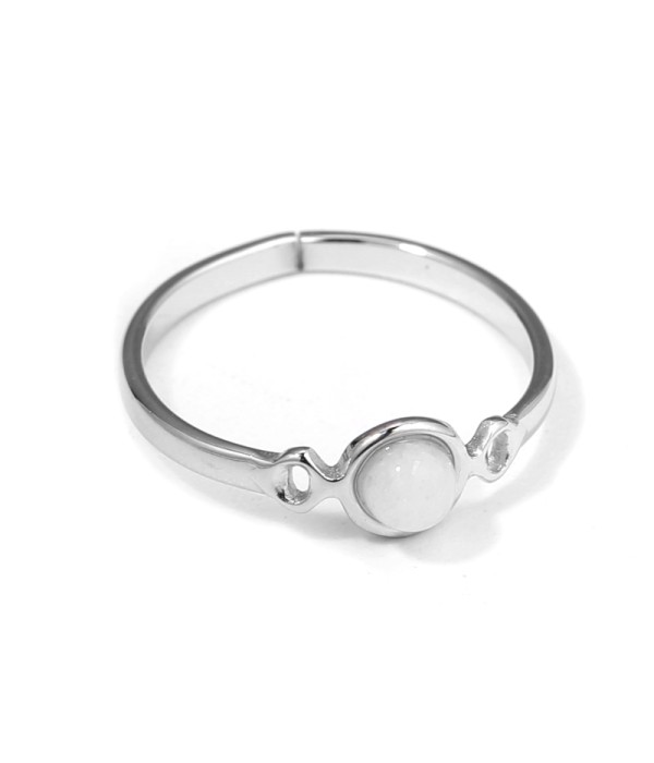 Anillo plateado con piedra