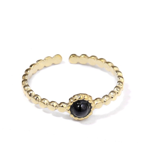 Anillo dorado con piedra