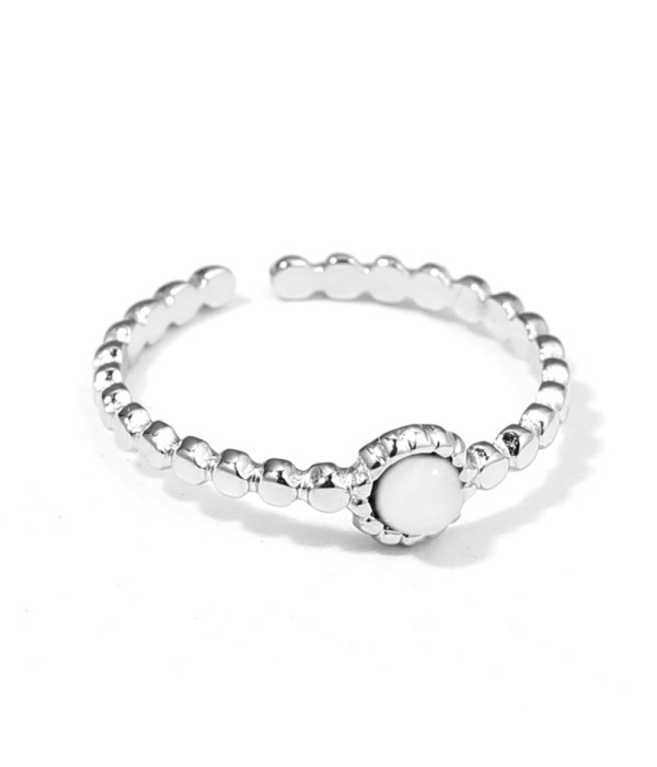 Anillo plateado con piedra