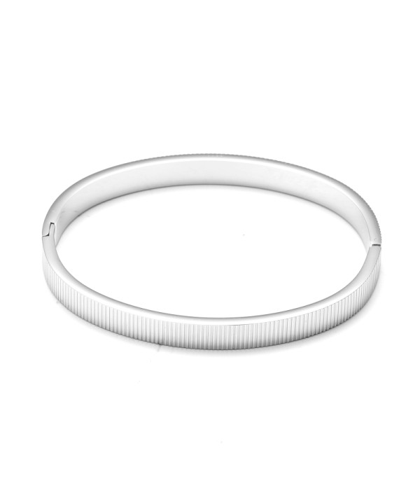 Pulsera rígida plateada tipo manguito