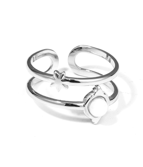 Anillo plateado con piedras