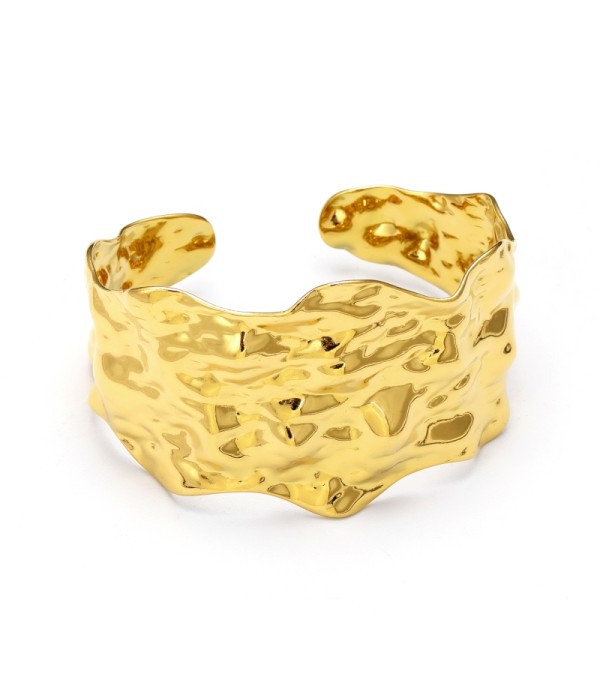 Brazalete dorada martillada