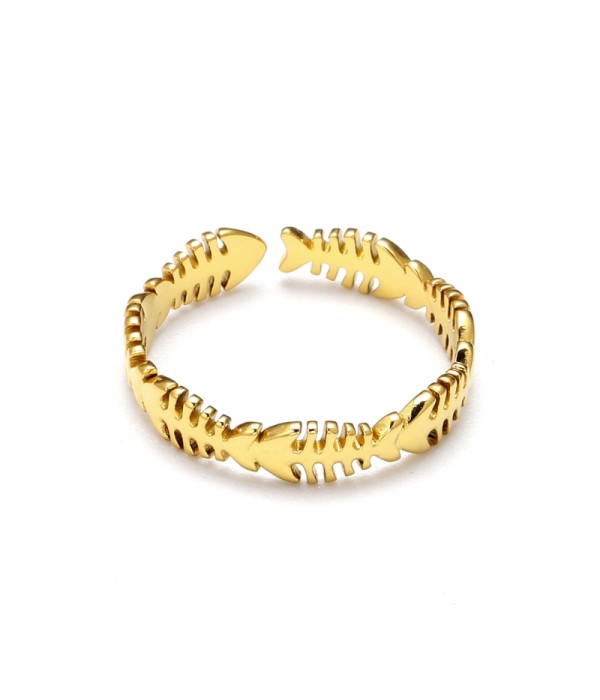 Anillo abierto dorada compuesto por huesos de pescado