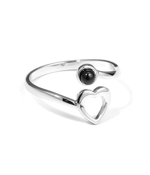 Anillo plateado con piedra