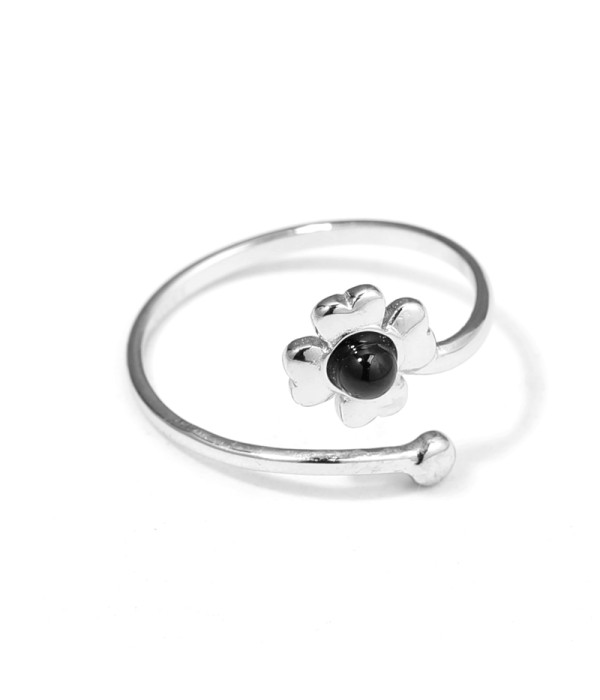 Anillo dorado con piedra