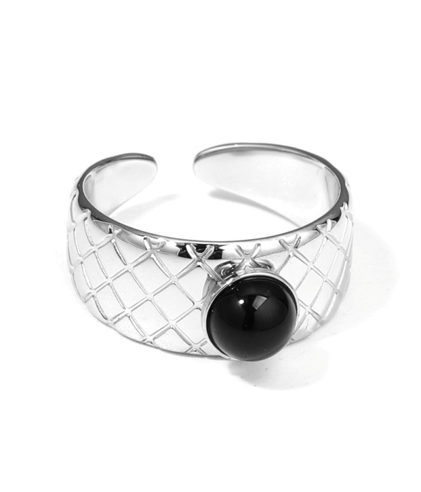 Anillo plateado con piedra