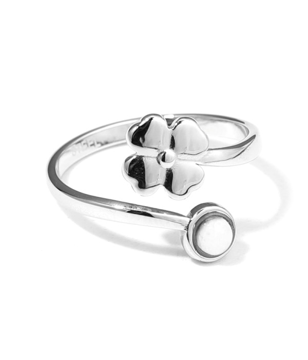 Anillo plateado con piedra