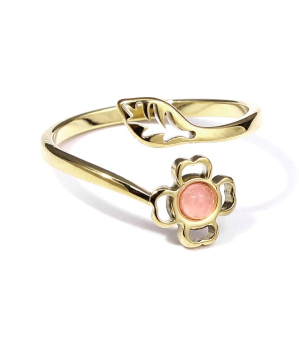 Anillo dorado con piedra