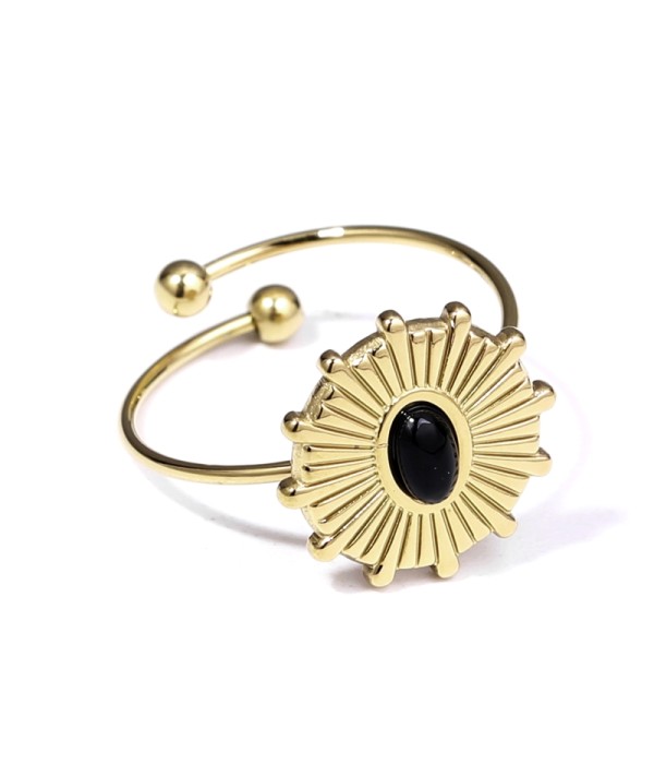 Anillo dorado con piedra